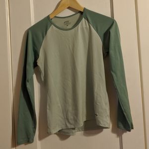 🌻3 for $12-Patagonia capilene base layer top